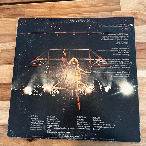 Neil Diamond "Hot August Night" 2 X vinyl LP MCA Records MCA 2-8000 1972 - Picture 2 of 6